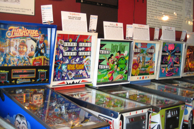 File:Pinball.jpeg